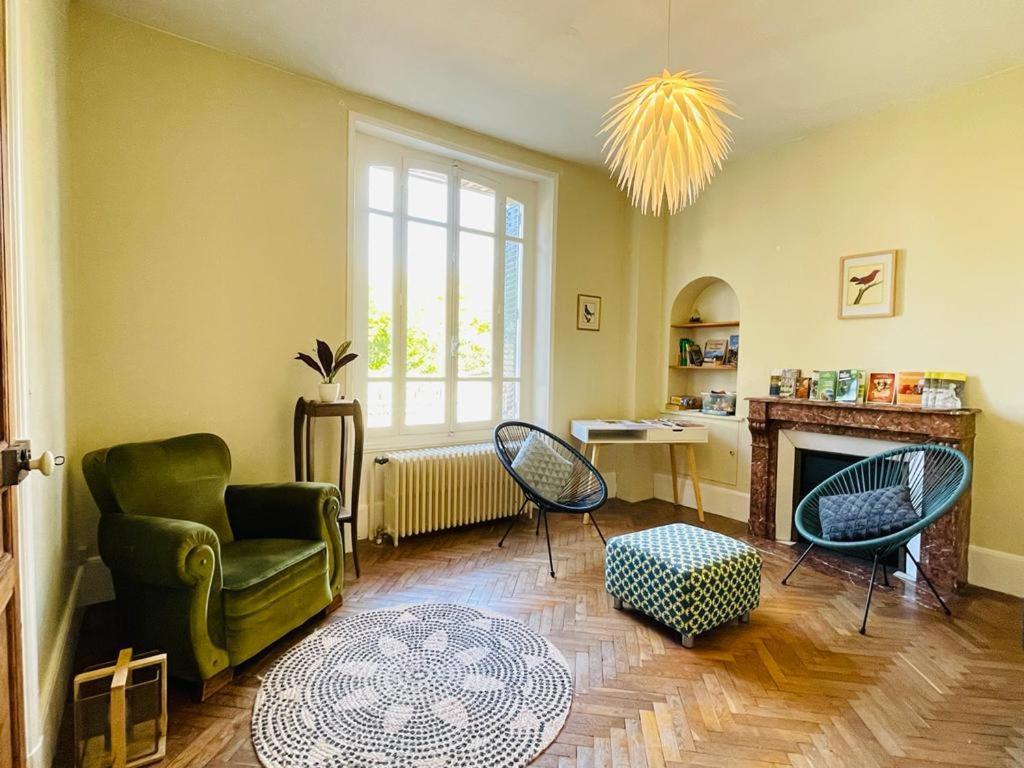 Charmante Maison Bourguignonne Avec Grand Jardin Et Parking Holiday home *